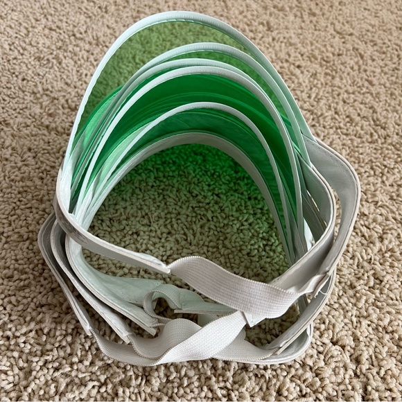 Casino signs and green transparent visors - Picture 4 of 7